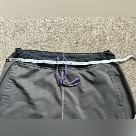 ⭐️XL Fitting Grey Lululemon Shorts - older style - Picture 5 of 6